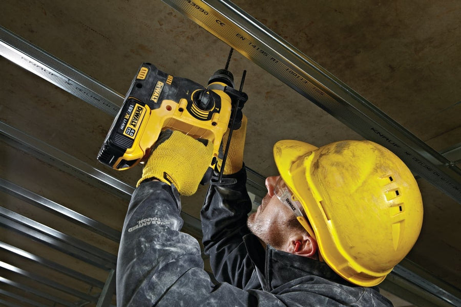 Bricocenter MARTELLO TASSELLATORE DEWALT 18V, 2 BATTERIA 4.0AH, 2.1J