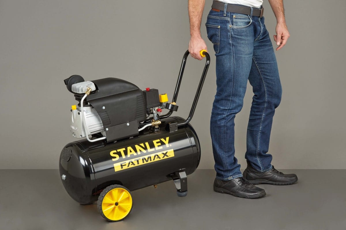 Bricocenter STANLEY FAT MAX 50 L 2,5HP LUBRIFICATO A OLIO 10BAR, 240 L/MIN