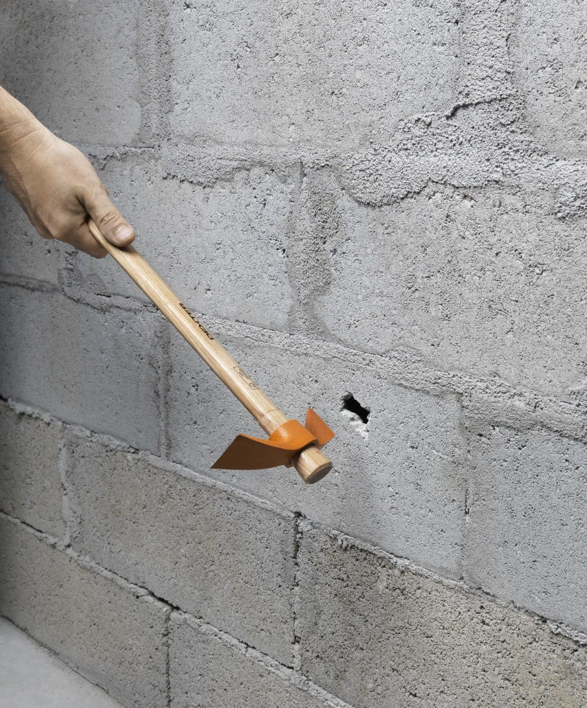 Bricocenter MALEPEGGIO DEXTER MASONRY HAMMER, 500 G WOODEN HANDLE