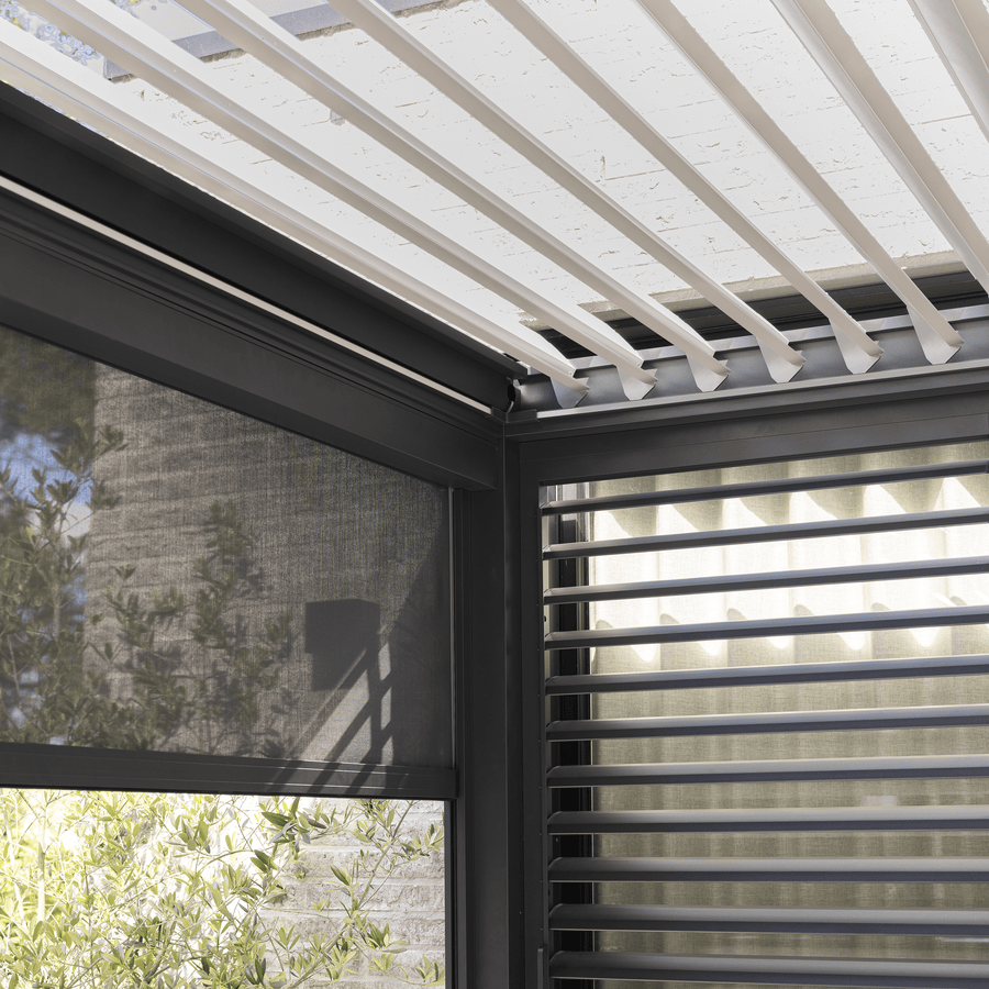 4-metre-wide anthracite-coloured Clima Astra pergola awning