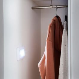 WHITE PLASTIC GIFT LIGHT 8.5 CM LED 1.3W COLD LIGHT WITH BATTERY AND SWITCH