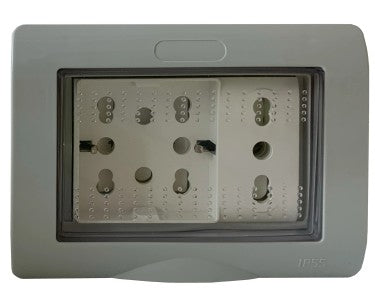 CONTAINER IP55 3-PLACE WITH UNIVERSAL SOCKET