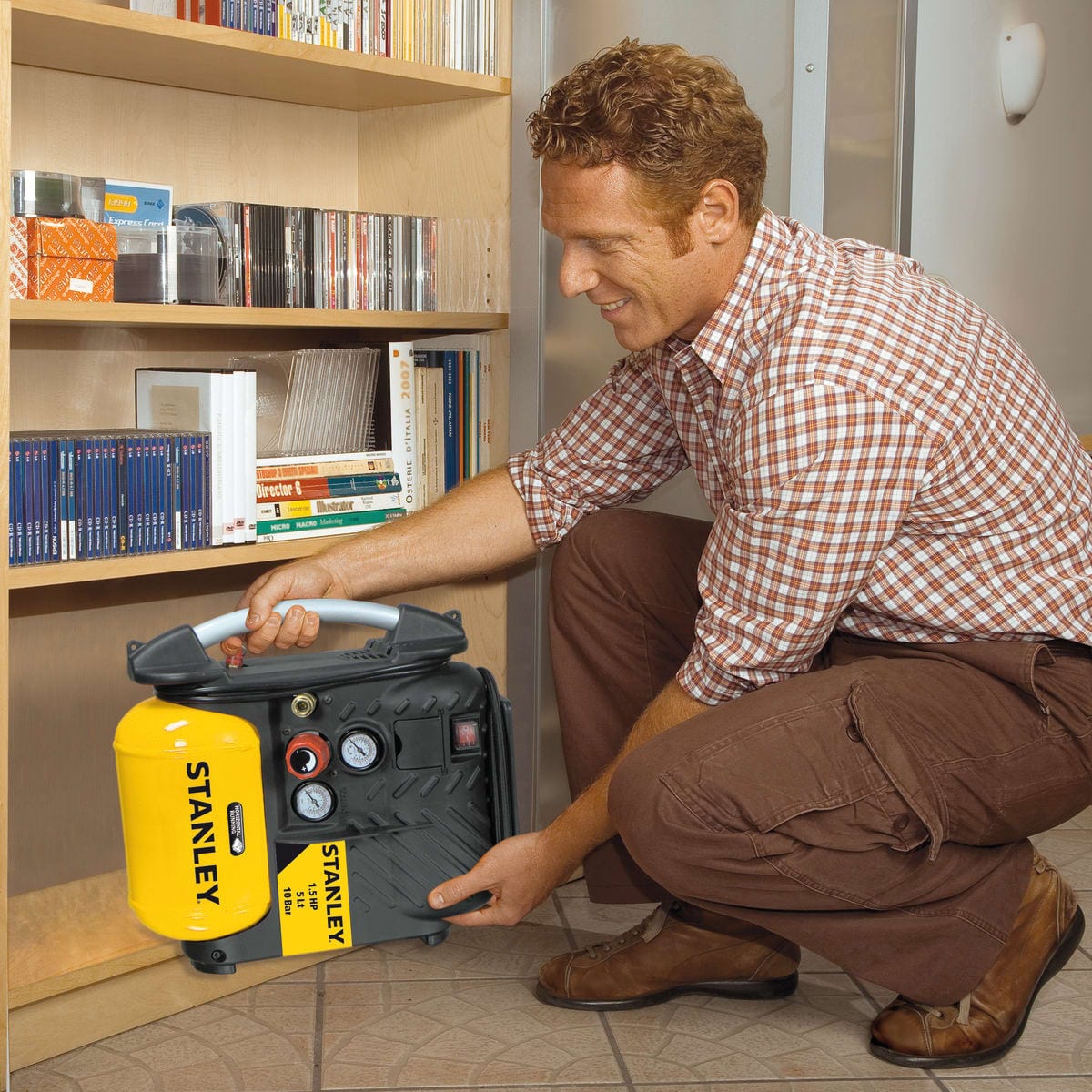 Bricocenter STANLEY PORTABLE AIRBOSS COMPRESSOR 1.5HP SELF-LUBRICATED 10 BAR180 L/M