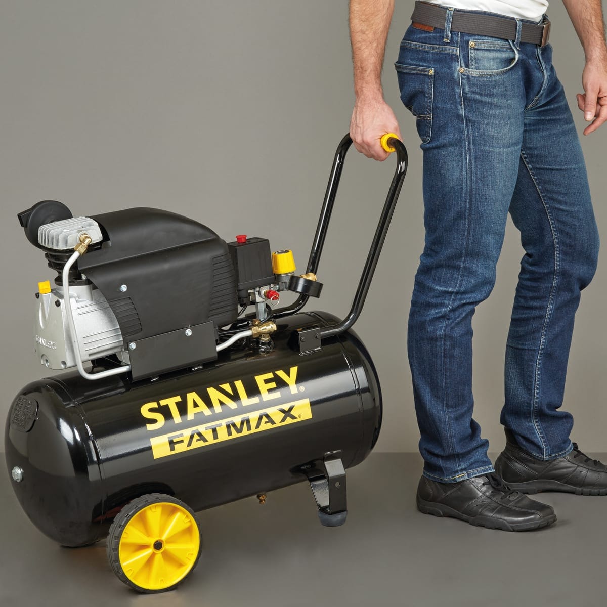 Bricocenter STANLEY FAT MAX 50 L 2,5HP LUBRIFICATO A OLIO 10BAR, 240 L/MIN