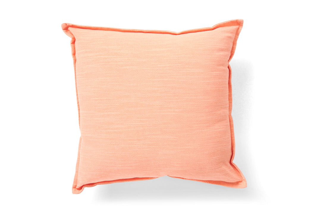 LINNE Pink cushion