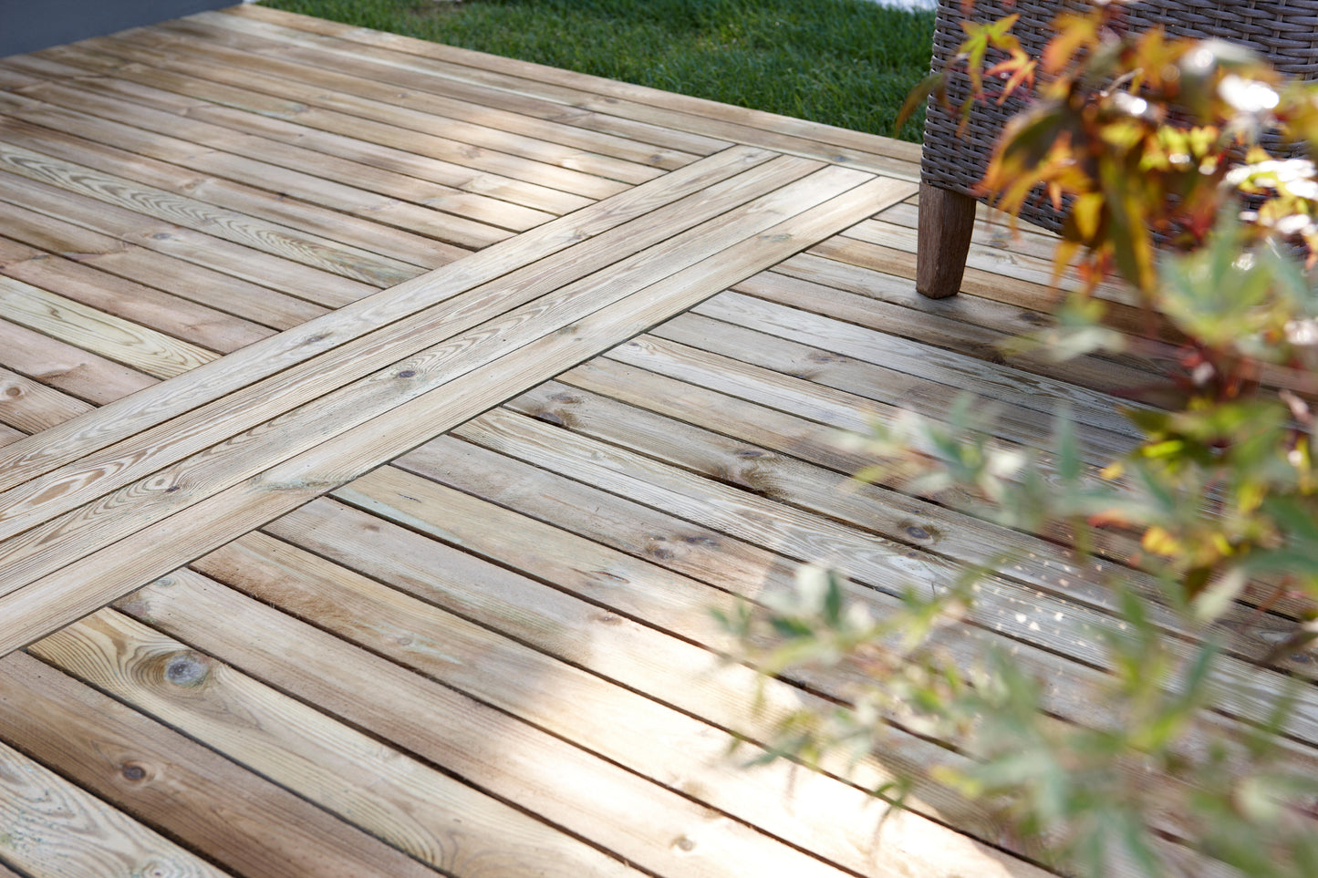 PINE GARDEN PLANTER 240x1.9x9.6