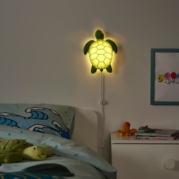 BLÅVINGAD LED wall lamp, turtle/green, 25x19 cm