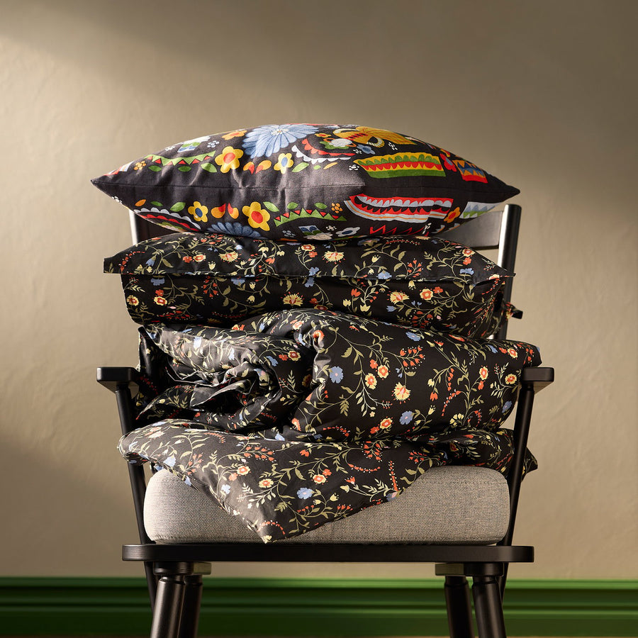 BRUDKRUSBÄR duvet cover and 2 pillowcases, black multicolour/floral pattern, 240x220/50x80 cm