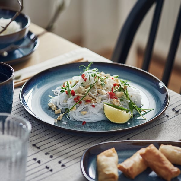 GLADELIG plate, blue, 25 cm