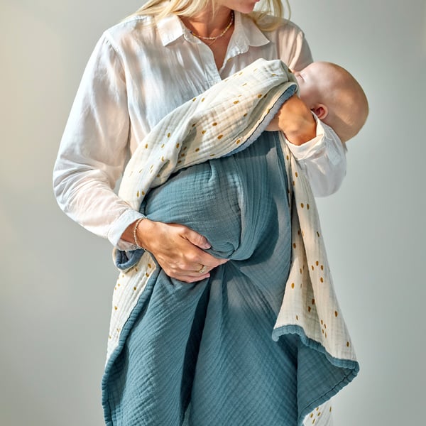 GULDVÄVARE blanket, blue/white dotted, 80x100 cm