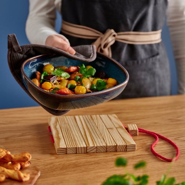 HALVNÄBB pot stand, extendable bright red/pine, 16-32x20 cm