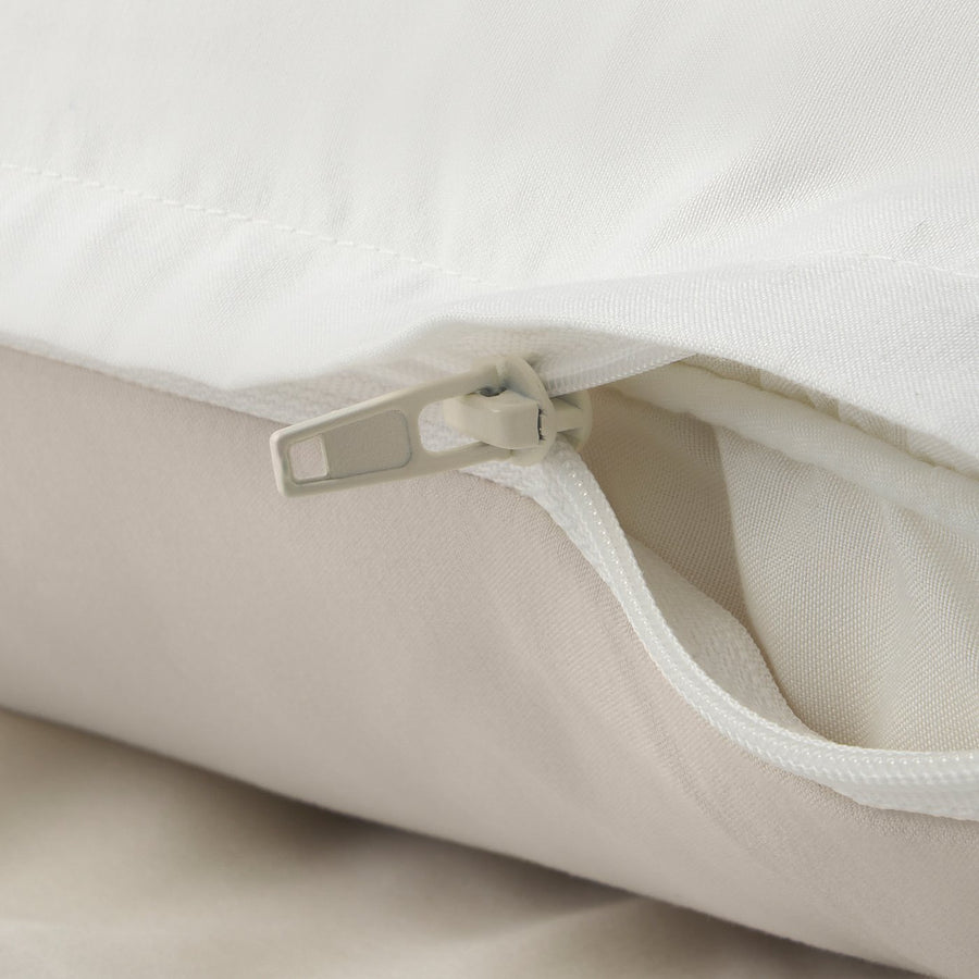 HEDFRYLE comforter set, white/beige, 240x220/50x80 cm