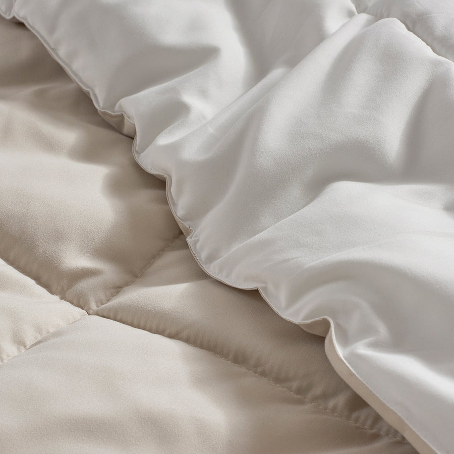 HEDFRYLE comforter set, white/beige, 240x220/50x80 cm