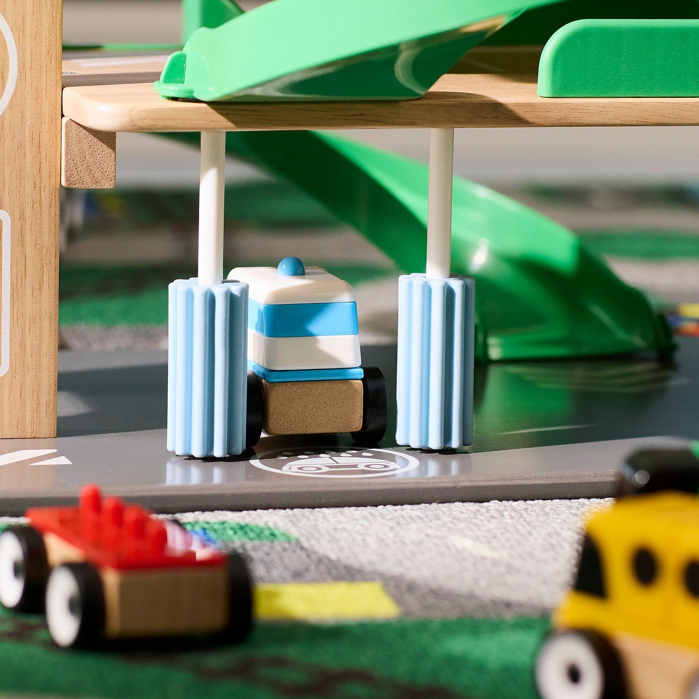 LILLABO garage with car and helicopter, multicolour, 35x42 cm