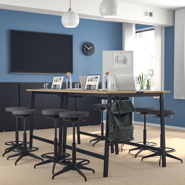 MITTZON conference table, oak veneer/black, 140x108x105 cm