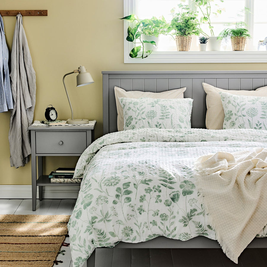 NÅLBJÖRNBÄR duvet cover and 2 pillowcases, white grey-green/floral pattern, 220x240 cm