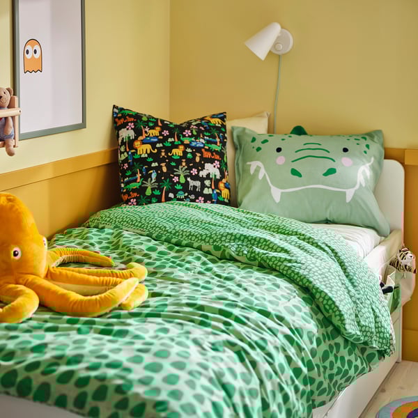 NATTHÄGER duvet cover and pillowcase, green/crocodile, 150x200/50x80 cm