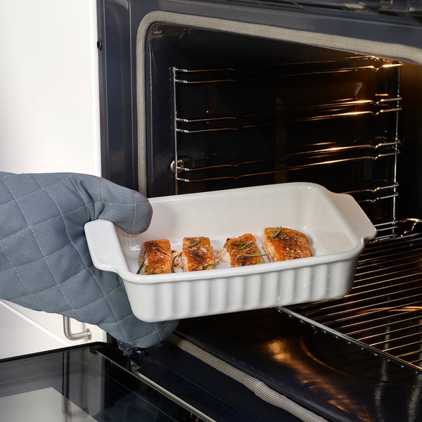 POETISK oven dish, off-white, 30x20 cm