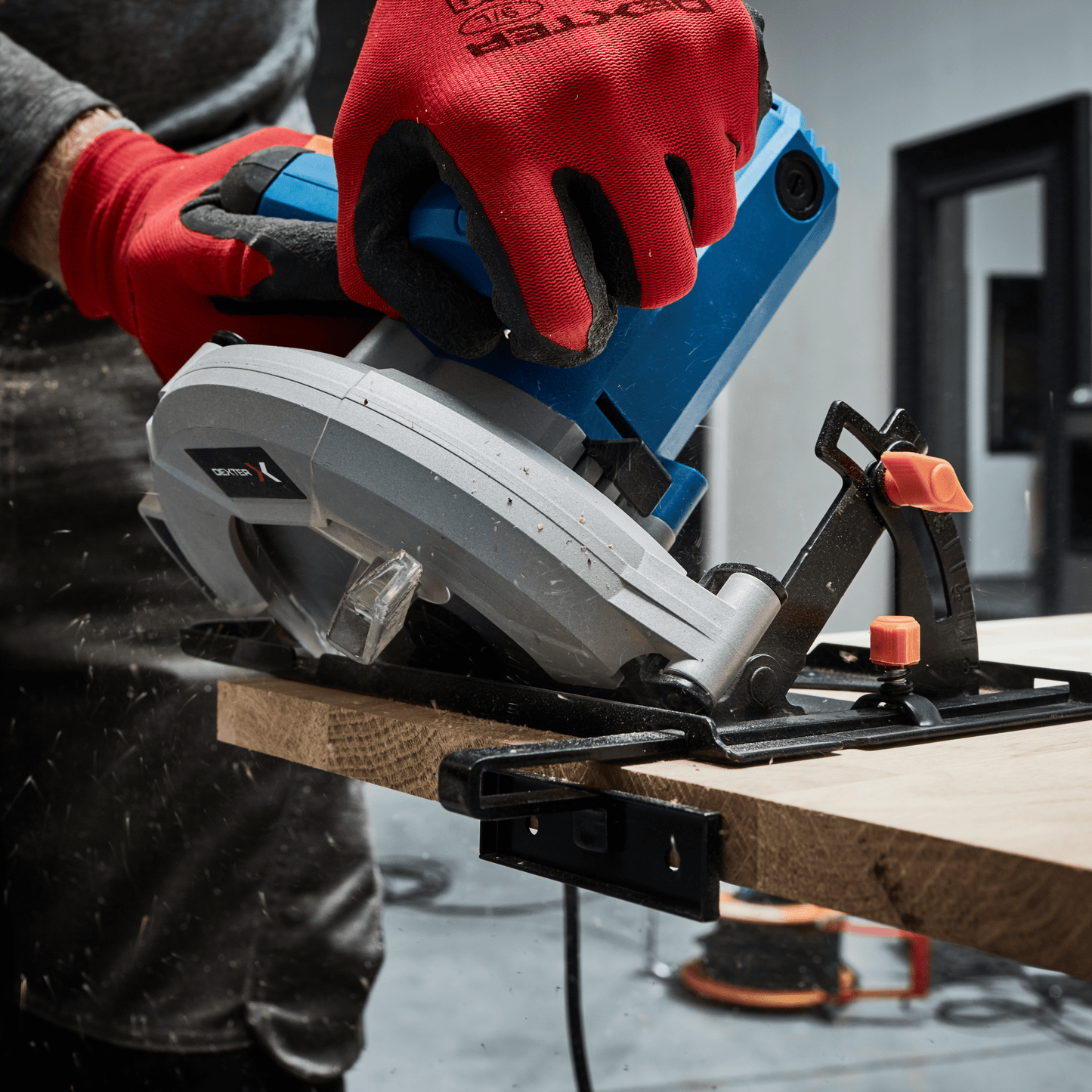 Bricocenter DEXTER CIRCULAR SAW 1300WATT, BLADE DIAMETER 185 MM