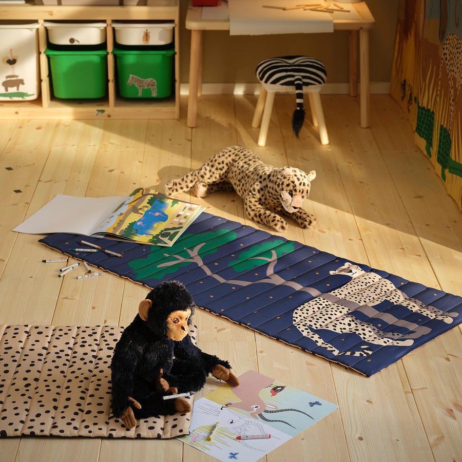 SANDLÖPARE quilted mat, dark blue/cheetah savannah, 60x140 cm