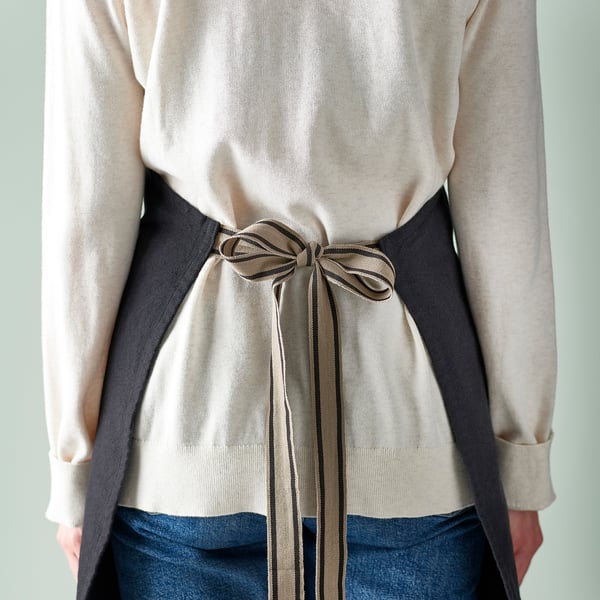 SANDVIVA apron, dark grey, 69x85 cm