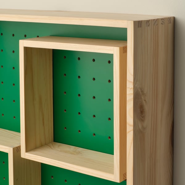 SKOGSMOSAIK display shelf, pine/green, 45x45 cm