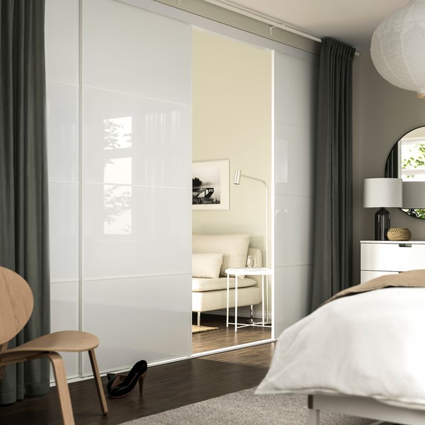 SKYTTA / FÄRVIK sliding door combination, white/white glass, 351x240 cm