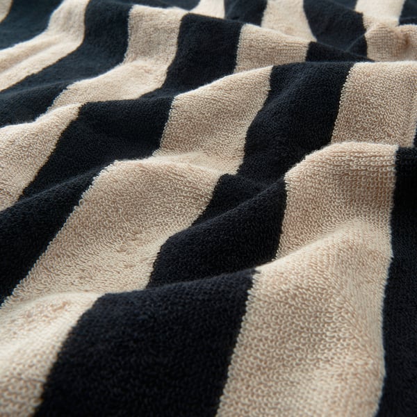 SLÅNHÖSTMAL bath towel, black/light beige striped, 70x140 cm