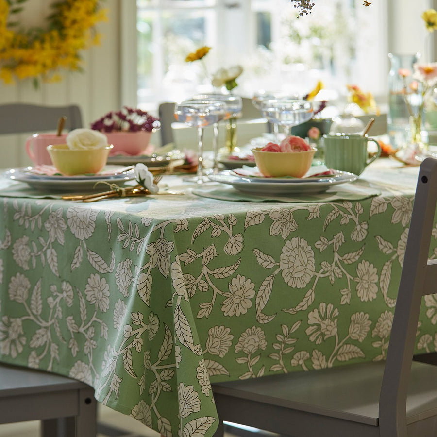 SMÖRFISK tablecloth, flower pattern/green/white, 240x145 cm