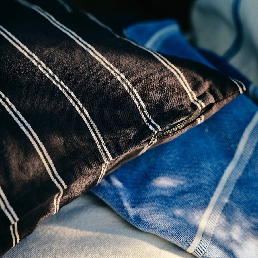 SOLUPPGÅNG cushion cover, black/white, 40x58 cm