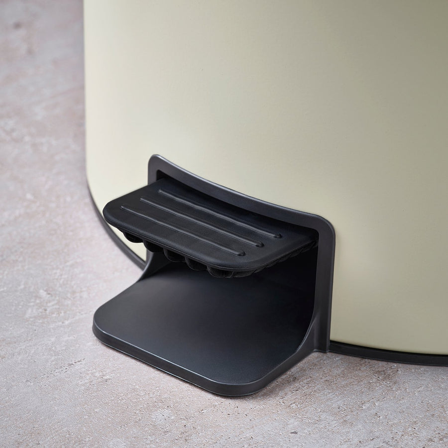 STENTRAPPA pedal bin, light grey-beige, 30 cm