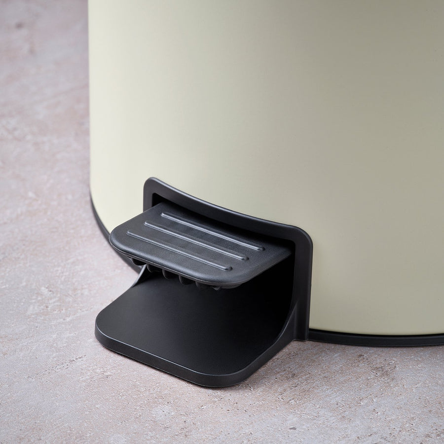 STENTRAPPA pedal bin, light grey-beige, 24 cm