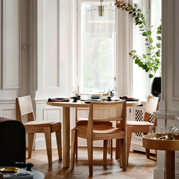STOCKHOLM 2025 / STOCKHOLM 2025 table and 4 chairs, oak veneer/oak rattan, 115 cm