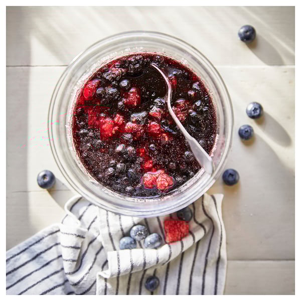 STÖRTSKÖN scented candle in glass, Berries/red, 20 h