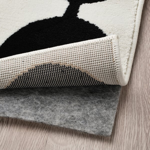 VÄNDPLATS rug, low pile, white/black dotted, 133x195 cm