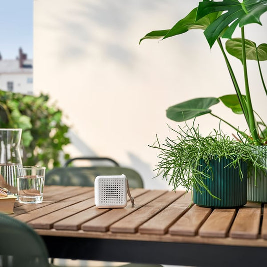 VAPPEBY portable bluetooth speaker, waterproof/white, 6x8 cm