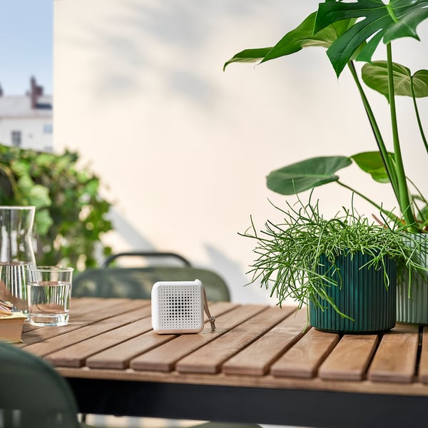 VAPPEBY portable bluetooth speaker, waterproof/white, 6x8 cm