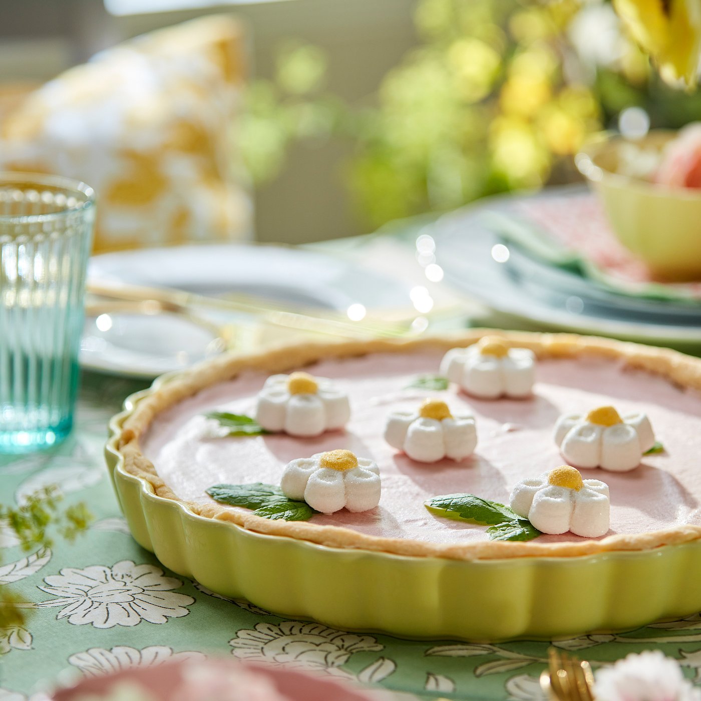 VARDAGEN pie dish, yellow, 32 cm