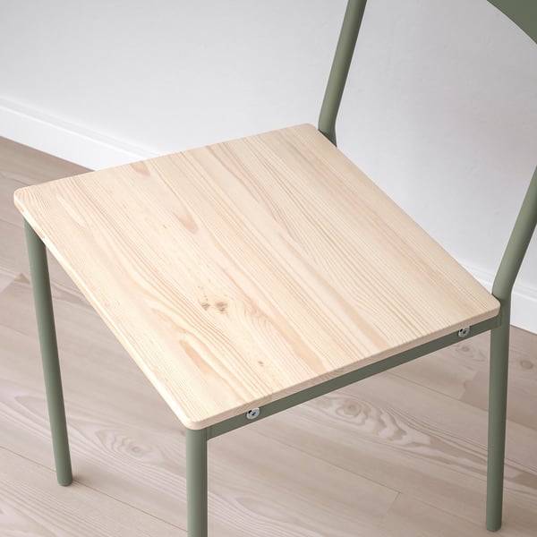 VIHALS / BUSLÄTT table and 4 chairs, white white/grey-green pine, 107 cm