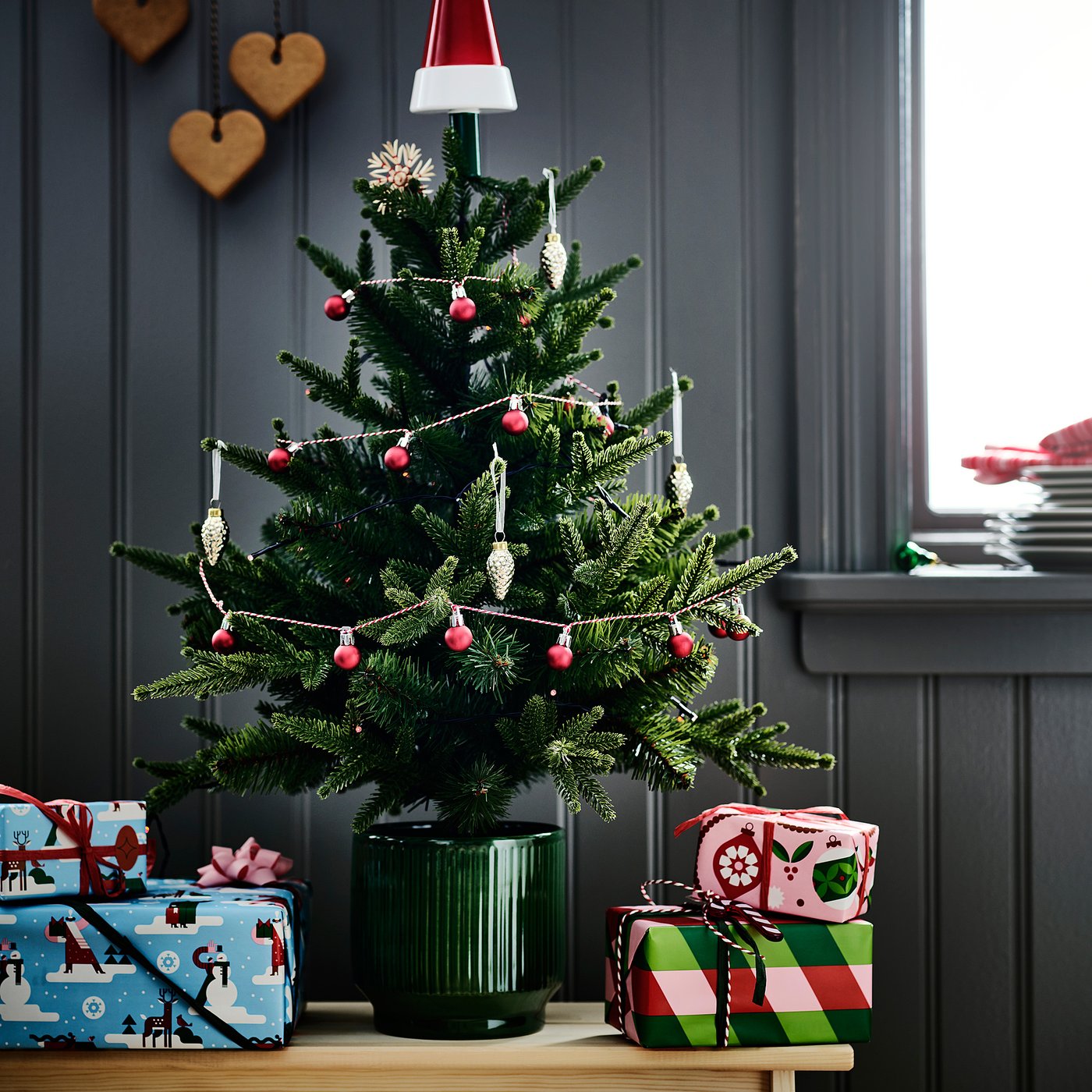 VINTERFINT garland, bauble red, 2.2 mx2 cm