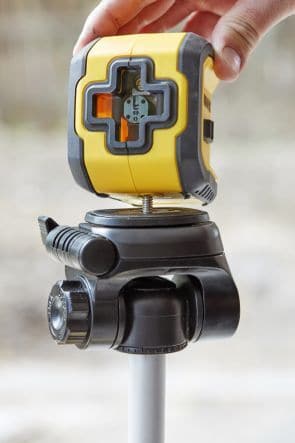 Bricocenter STANLEY CROSS LINE LASER SPIRIT LEVEL