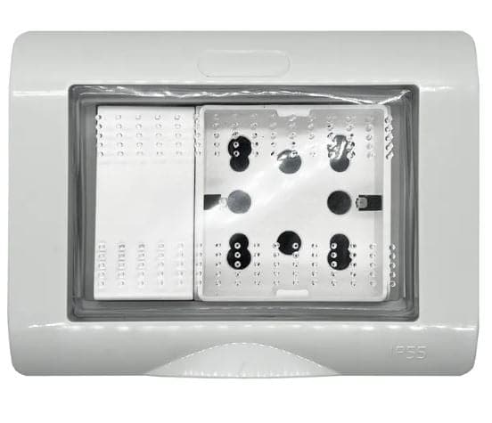 IP55 3-PLACE ENCLOSURE WITH SOCKET AND SWITCH/DEVIATOR
