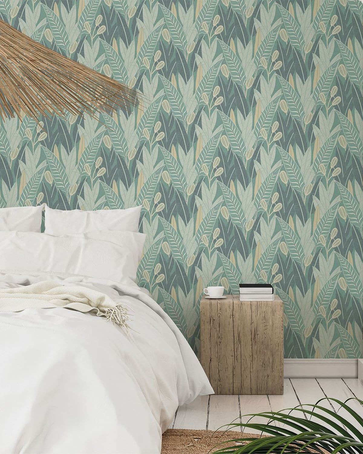 WALLPAPER GREEN LACQUERED LEAVES 53CMX10.5M