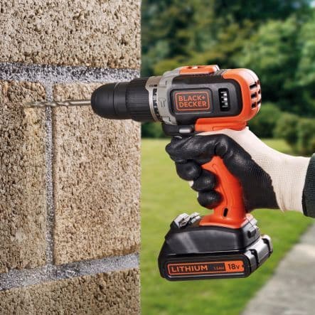 Bricocenter BLACK+DECKER 18V LITHIUM DRILL / SCREW DRILL 2 BATTERIES 1,5ah IN CASE