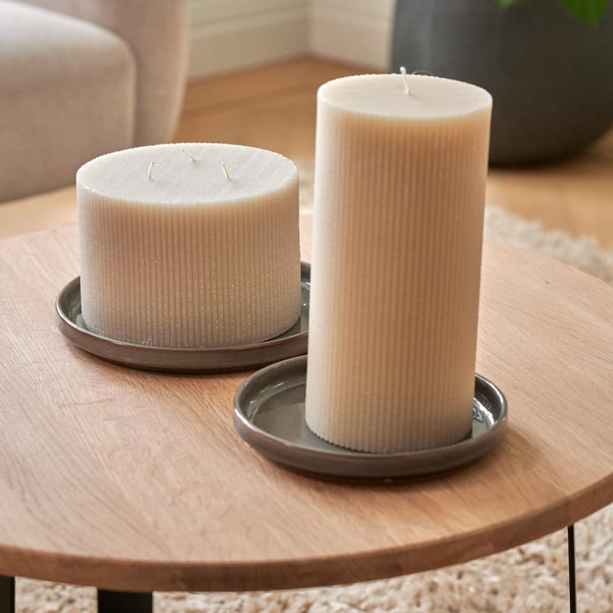 Casa RUSTIC Beige wavy candle, H 10 cm - Ø 15 cm