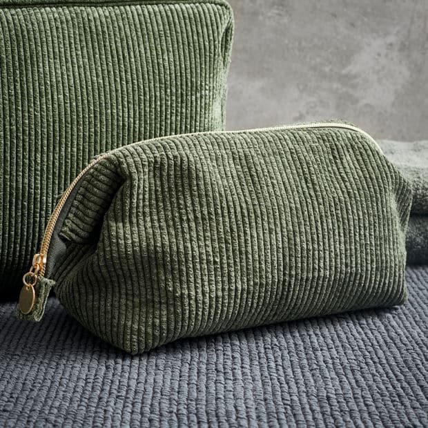 Casa RIYA Green pouch W 14 x L 21.5 cm