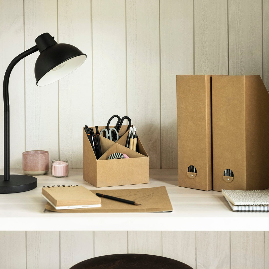Three Ways To Organise A Desk That Works