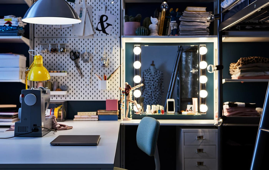A Teenage Bedroom That Keeps Up With Fashion