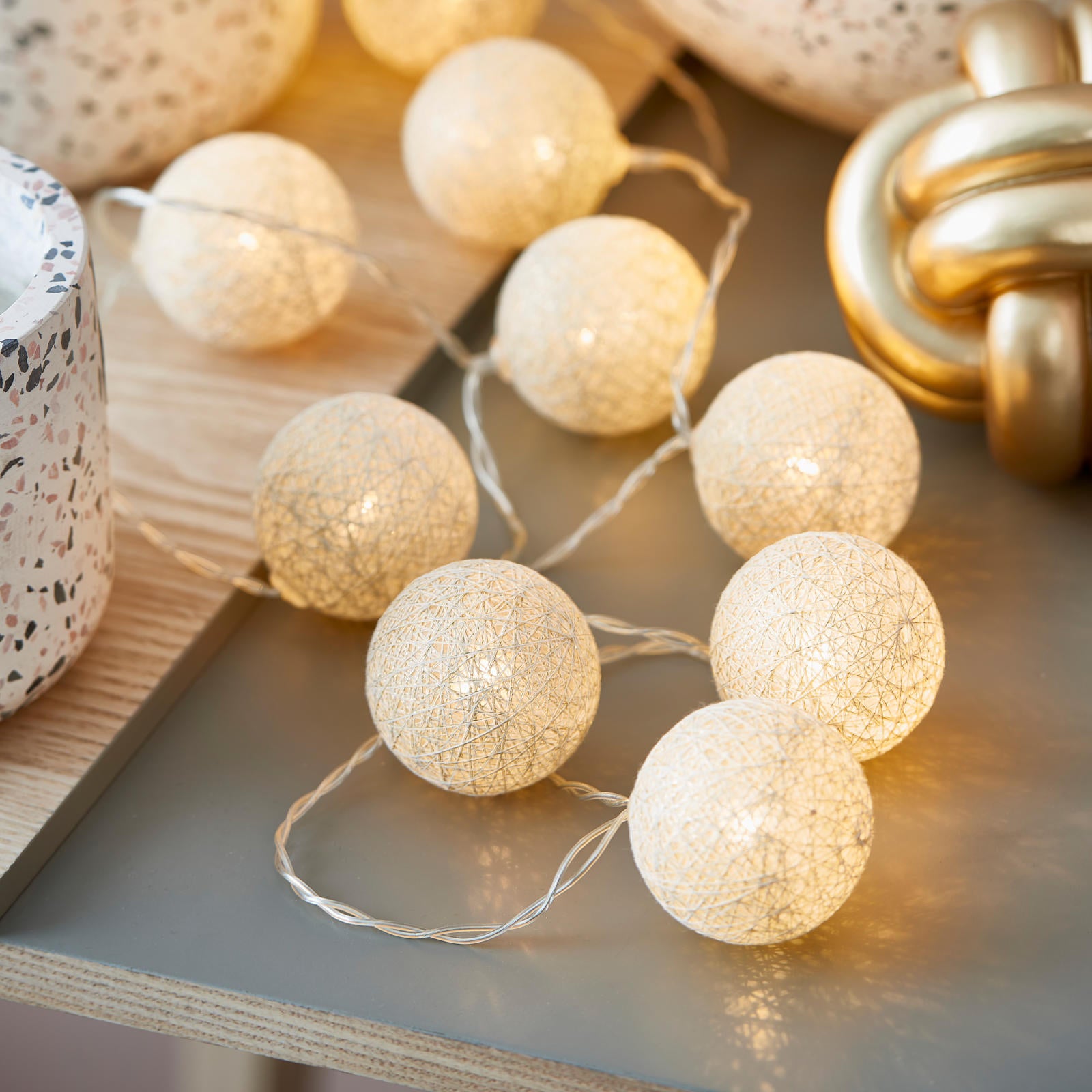 CASA Lighting chains