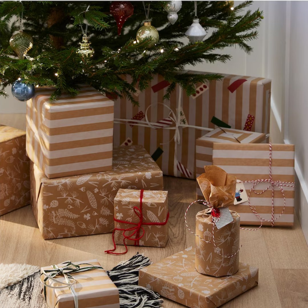 Christmas accessories, wrapping paper & gift bags